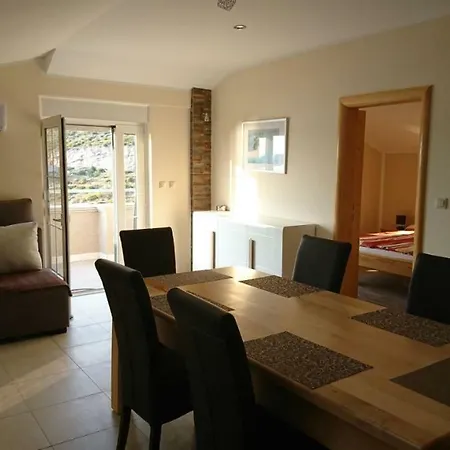 Vlajina * プリモシュテン